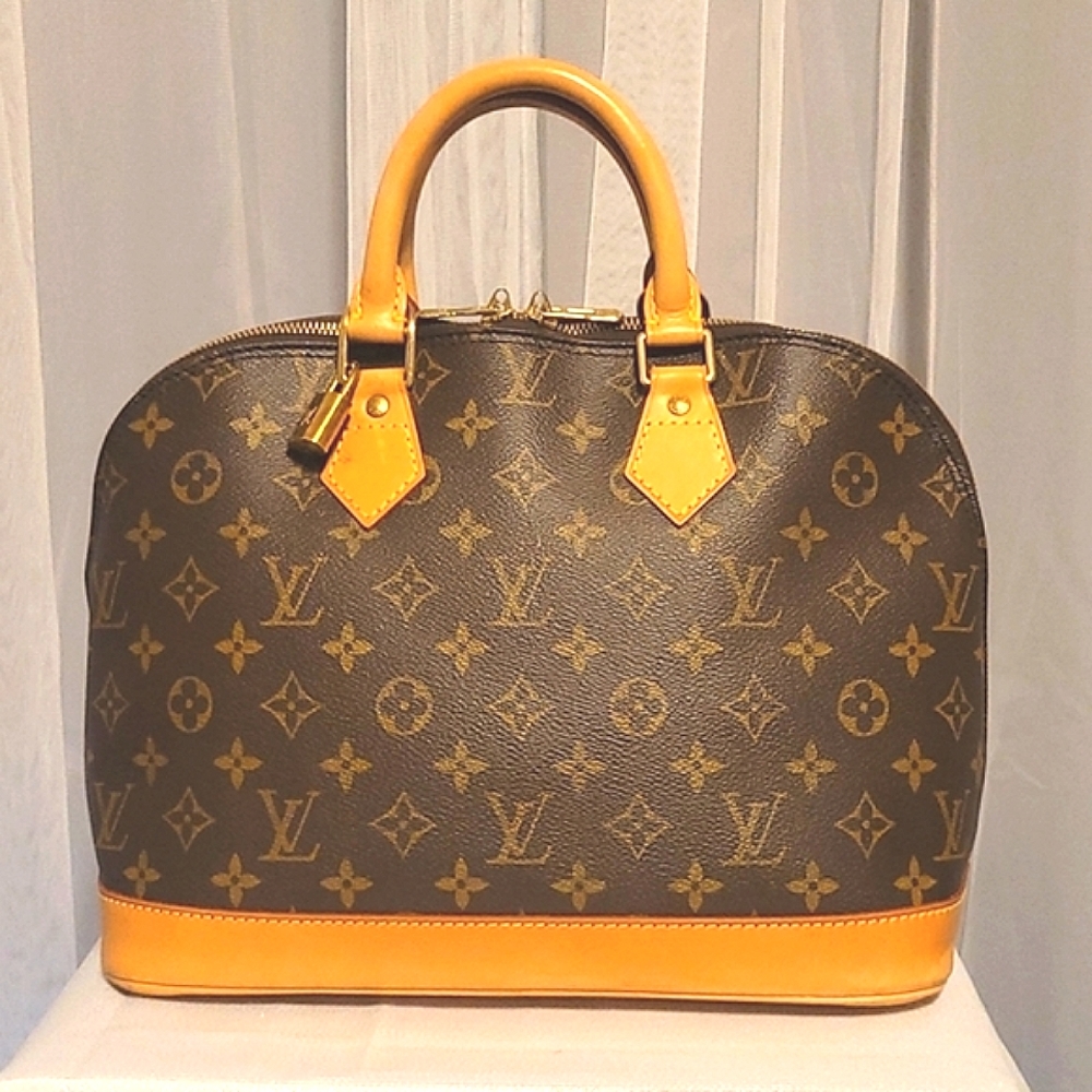 Very Clean!  Authentic Louis Vuitton Alma Purse With Lock & Two Keys!
